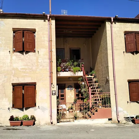 아파트 Old House 페러데이션